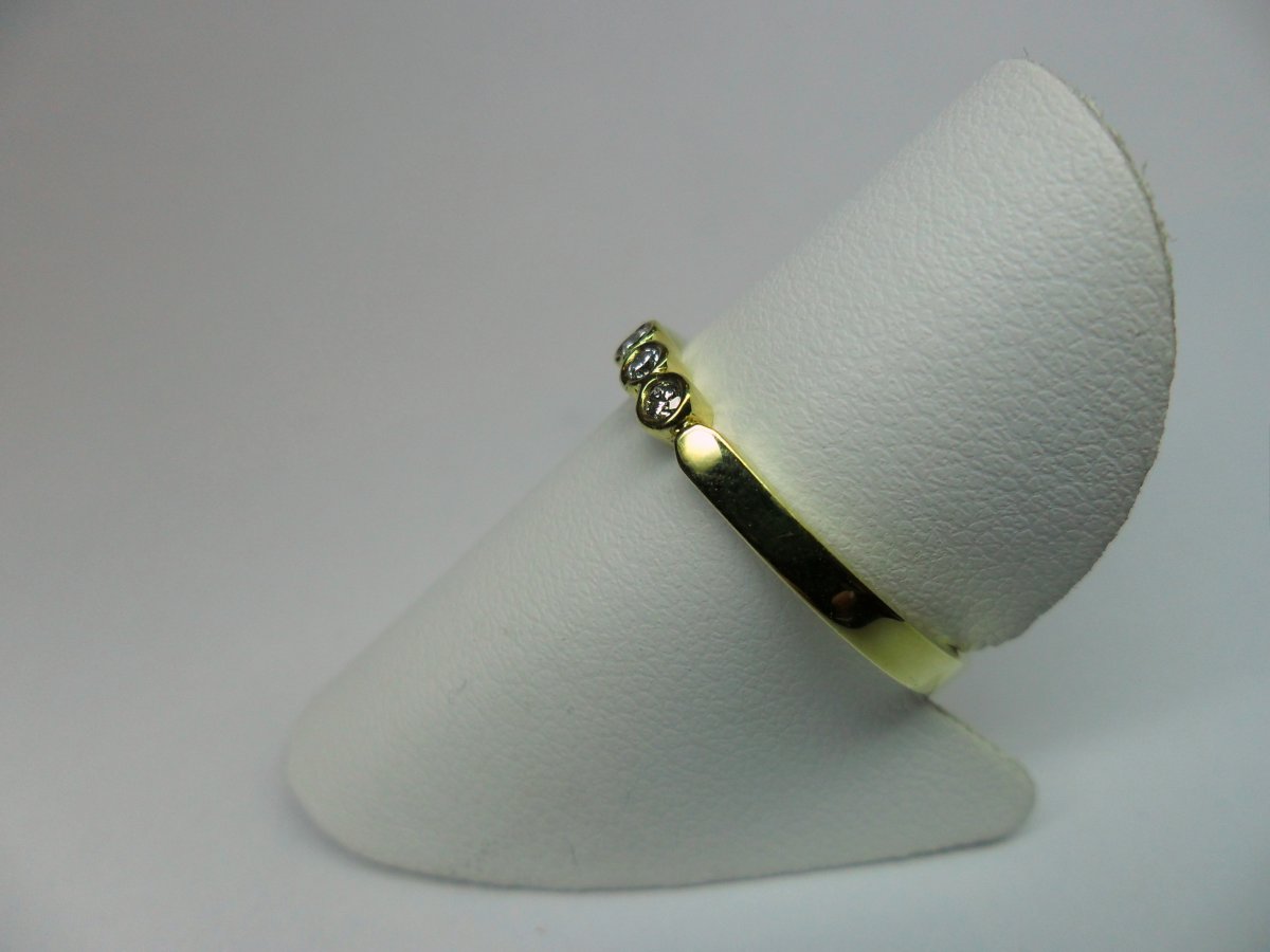 Row ring closed setting small